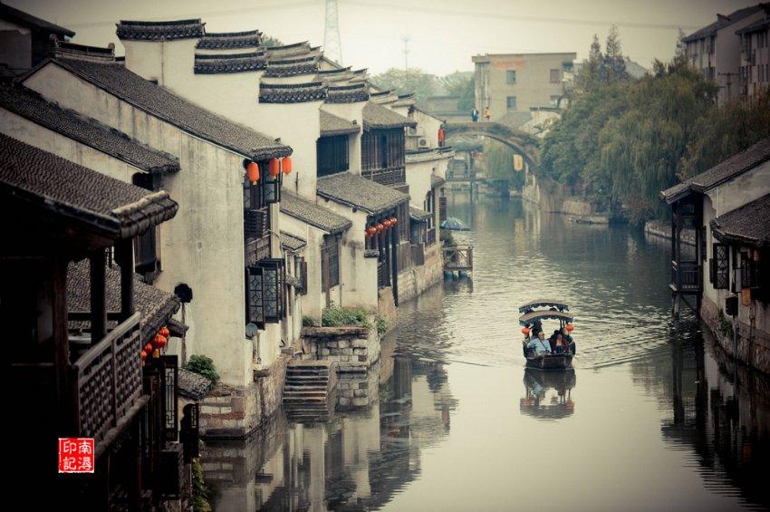 郑州降雪预报图全黑冲上热搜,中央气象台直言“离谱”,高架已放置融雪剂